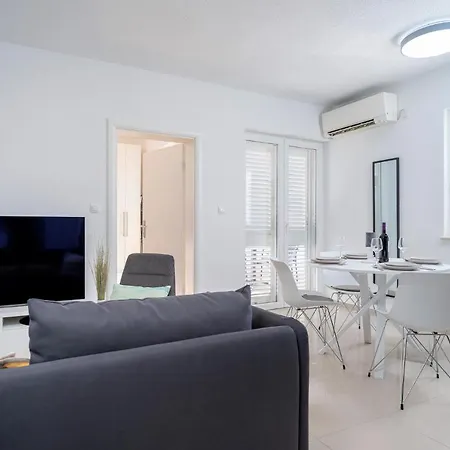 Apartments Mistral Bol Exterior photo