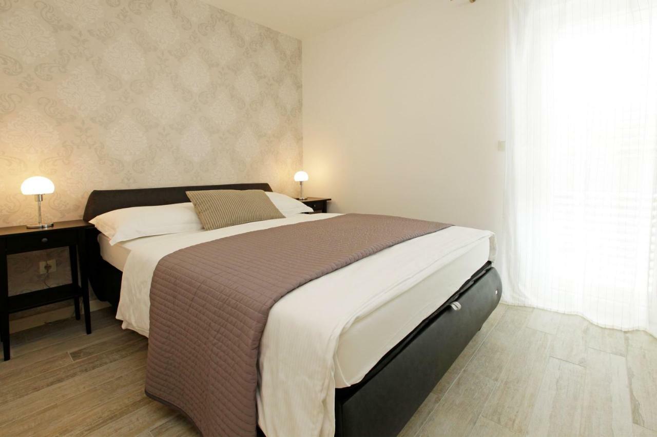 Mistral Apartment *